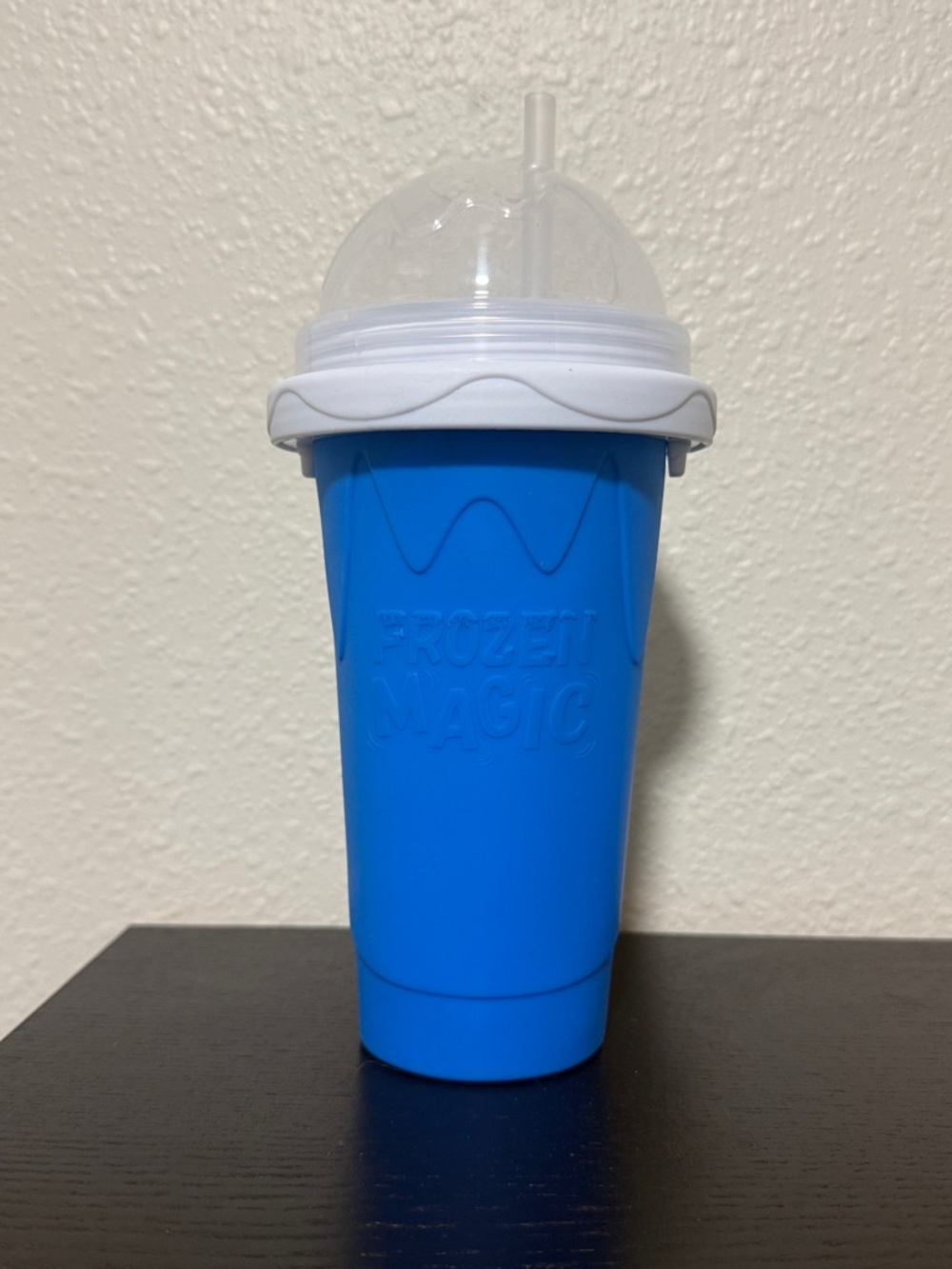 Frozen Magic Blue Slush Cup with Clear Dome Lid
